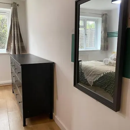 Luxury 2 Bedroom Apartment, Parking, Few Minutes Walk From Wembley Stadium London Exterior photo