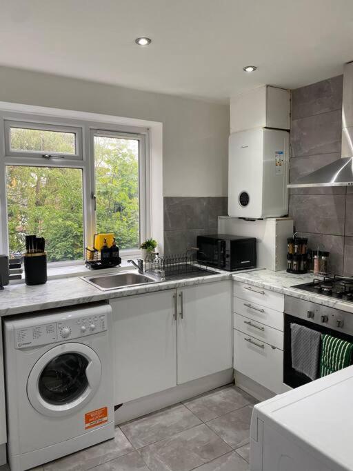 Luxury 2 Bedroom Apartment, Parking, Few Minutes Walk From Wembley Stadium * Лондон