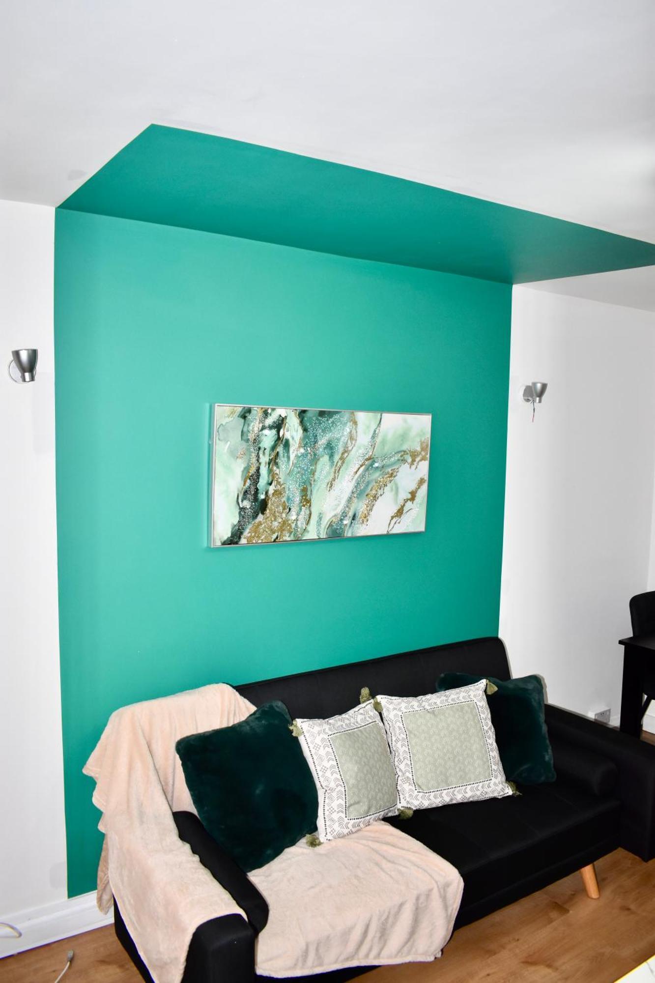 Апартаменты Luxury 2 Bedroom Apartment, Parking, Few Minutes Walk From Wembley Stadium *